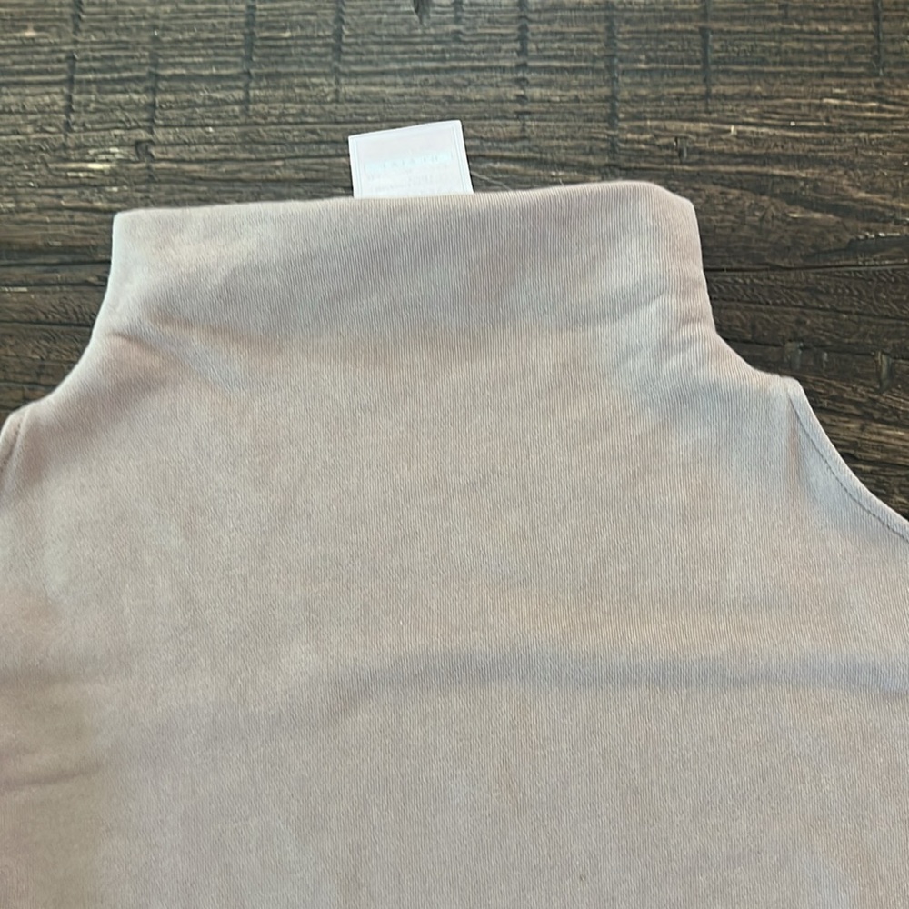 Varley Tan Sweater - Picture 2 of 6